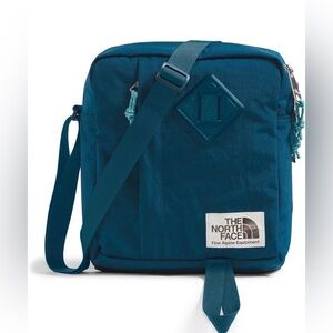 NWT THE NORTH FACE Berkeley Crossbody Bag Midnight Petrol/Algae Blue